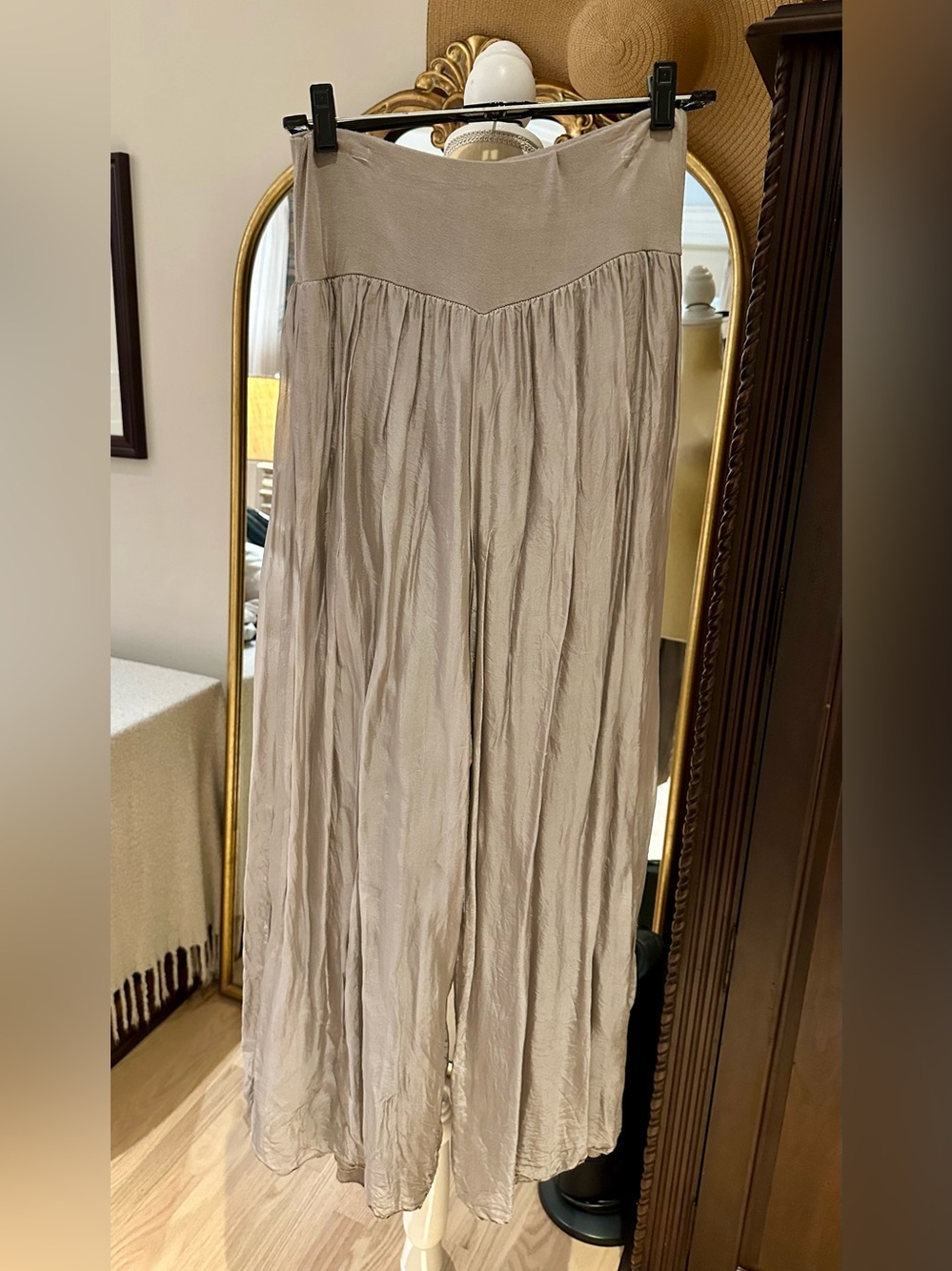 Tina Stephens Flowy Wide-Leg Pants in Taupe